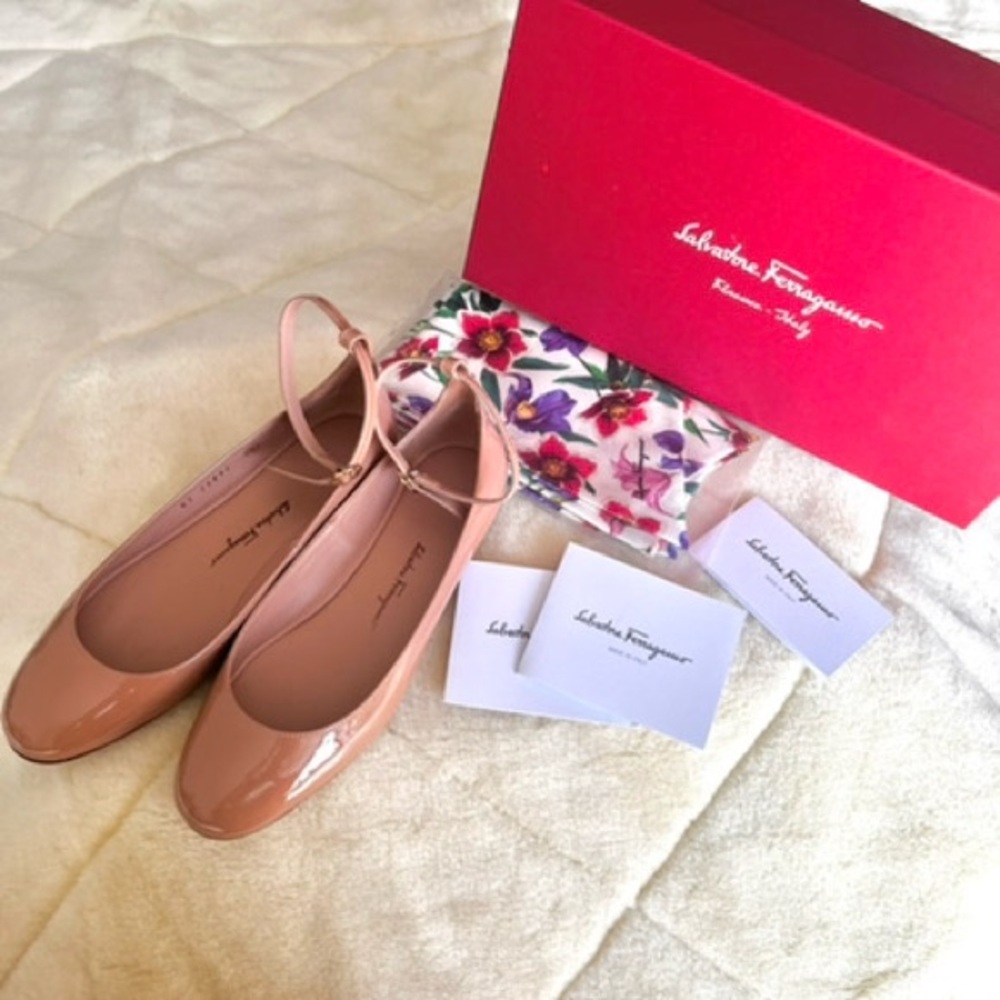 Salvatore Ferragamo Blush Ballet Flats – Italian Elegance in Every Step ✨